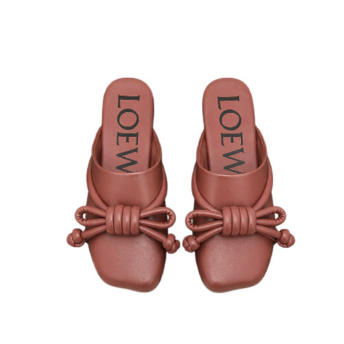 Loewe–Inspired Knot Bow 