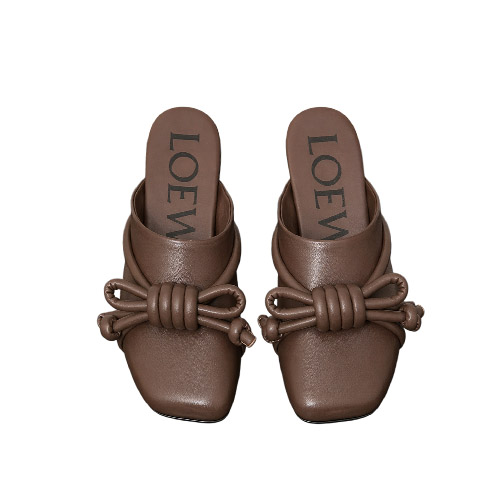 Loewe–Inspired Knot Bow 