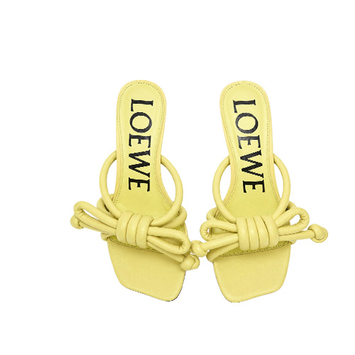 Loewe–Inspired Knot Bow 